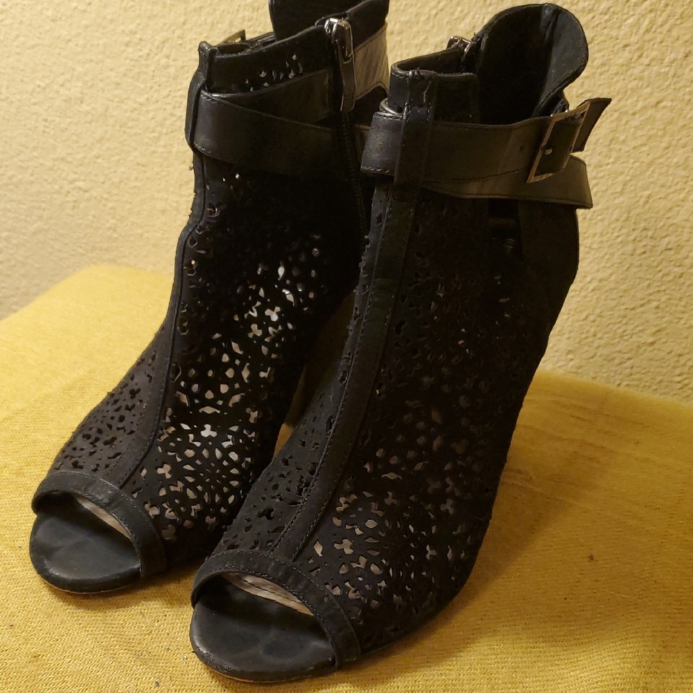Vince Camuto Elegant Black Peep-Toe Ankle Boots 9